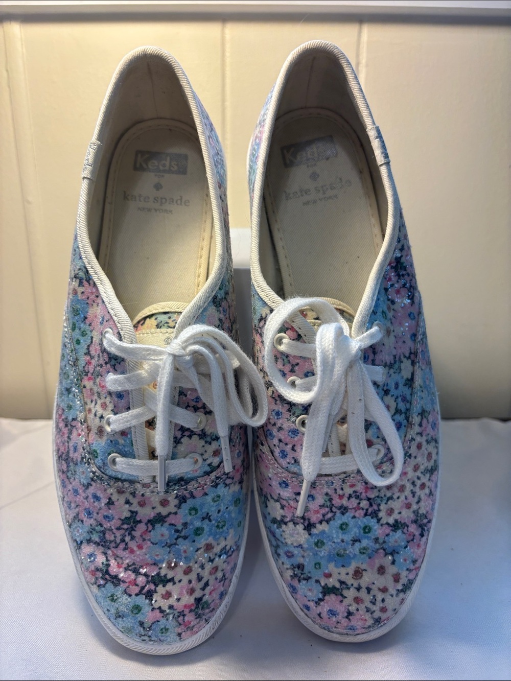 EUC Keds x Kate Spade Daisy Garden Glitter Sneakers Size 8